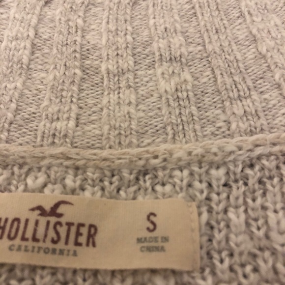 Hollister Crop Sweater! 👏🏼👏🏼 - Picture 2 of 7